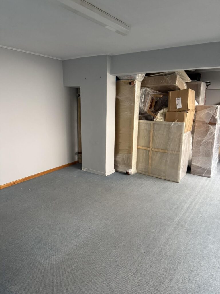 Αποθήκευση επίπλων κοντά στον Πειραιά με εύκολη φόρτωση και εκφόρτωση